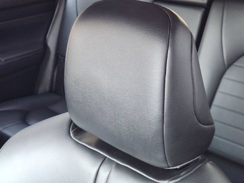 Used 2022 Toyota Highlander XLE FWD image 23