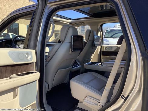 Used 2019 Lincoln Navigator Reserve w/ Cargo Package image 12