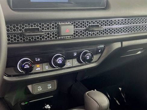 Certified 2026 Honda HR-V Sport image 11
