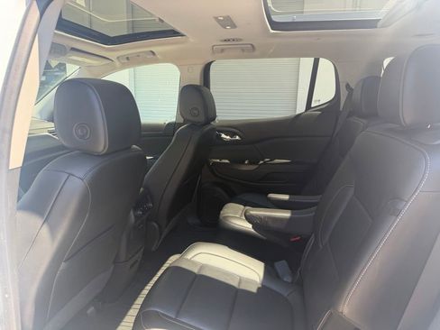 Used 2021 GMC Acadia SLT w/ Preferred Package FWD image 13