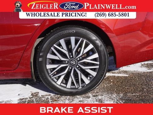 Used 2024 Nissan Altima 2.5 SV image 6