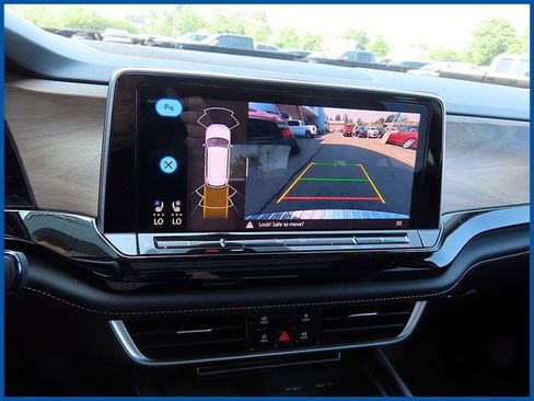 Used 2024 Volkswagen Atlas SE w/ Panoramic Sunroof Package AWD/4WD image 18