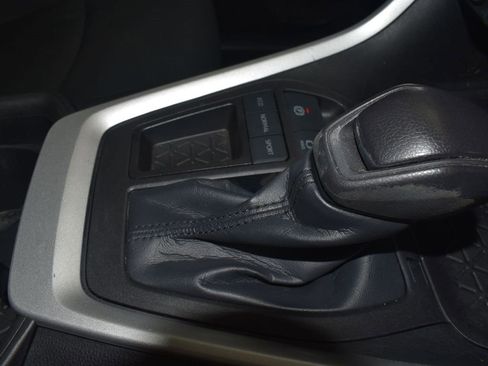 Used 2021 Toyota RAV4 LE image 25