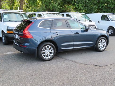 Used 2019 Volvo XC60 T5 Momentum w/ Premium Package AWD/4WD image 6