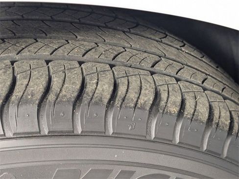 Used 2018 Chevrolet Equinox LT image 9