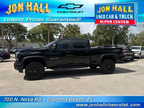Used 2024 Chevrolet Silverado 2500 ZR2 w/ Technology Package AWD/4WD image 4