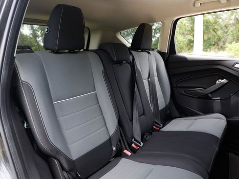 Used 2015 Ford Escape SE FWD image 12
