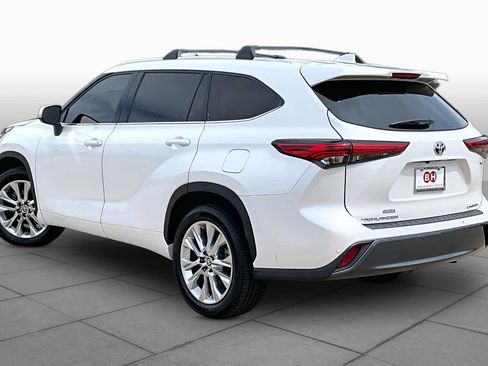 Used 2023 Toyota Highlander Limited FWD image 12