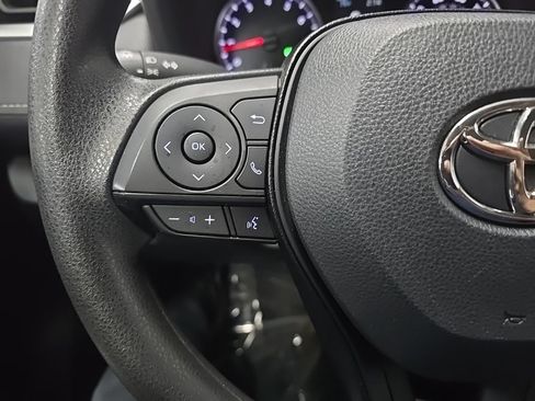 Used 2021 Toyota RAV4 LE AWD/4WD image 21