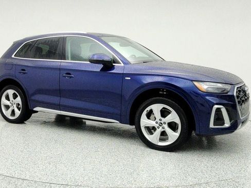 Used 2024 Audi Q5 2.0T Prestige w/ Prestige Package image 3