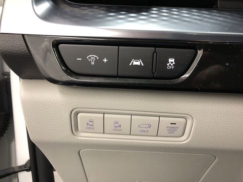 Certified 2024 Kia Carnival SX Prestige image 18