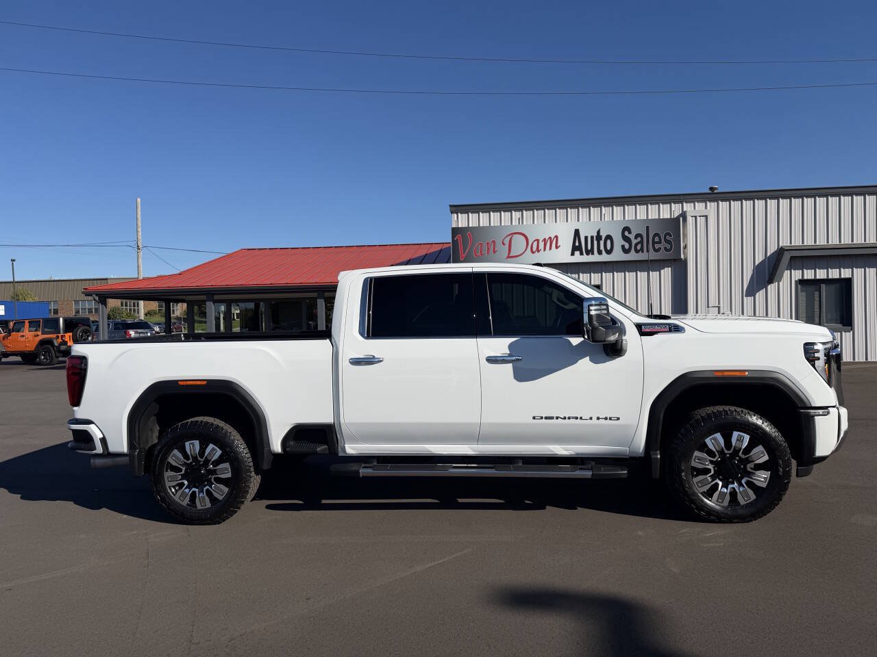 Used 2026 GMC Sierra 2500 Denali AWD/4WD image 1