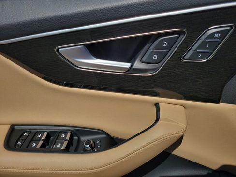 Used 2024 Audi Q7 3.0T Premium Plus image 9