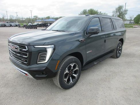 New 2026 GMC Yukon XL AT4 AWD/4WD image 9
