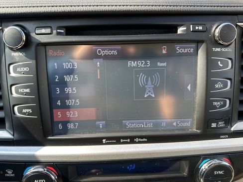 Used 2018 Toyota Highlander XLE image 20