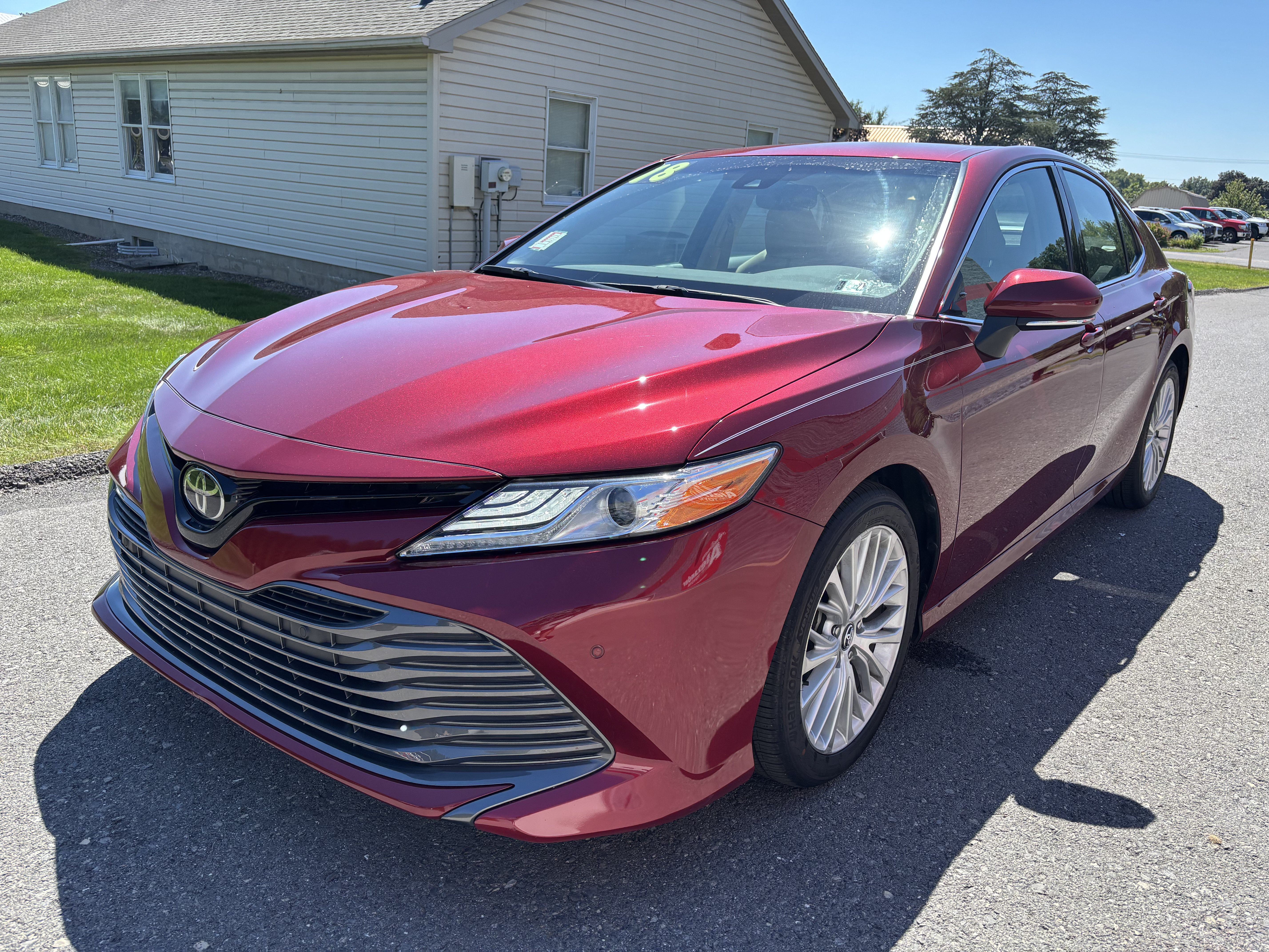 Used 2018 Toyota Camry XLE FWD image 8
