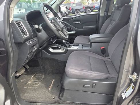 Used 2022 Nissan Frontier SV AWD/4WD image 9
