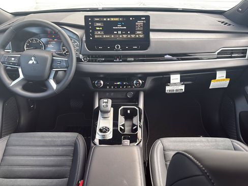 New 2026 Mitsubishi Outlander LE FWD image 20