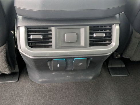 Used 2022 Ford F150 Lightning Lariat image 27