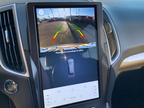 Used 2024 Ford Edge SEL image 17