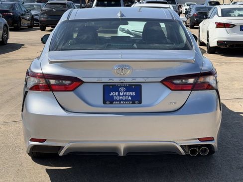 Used 2024 Toyota Camry SE FWD image 8