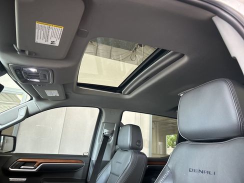 Used 2022 GMC Sierra 1500 Denali w/ Denali Reserve Package AWD/4WD image 5