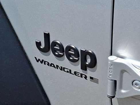 Used 2024 Jeep Wrangler Unlimited Sport AWD/4WD image 34