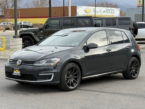 Used 2019 Volkswagen e-Golf SEL Premium image 3