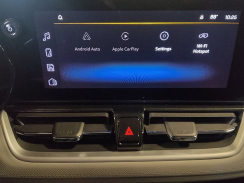 Used 2025 Chevrolet TrailBlazer LT FWD image 25