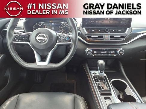 Certified 2024 Nissan Altima 2.0 SR FWD image 8