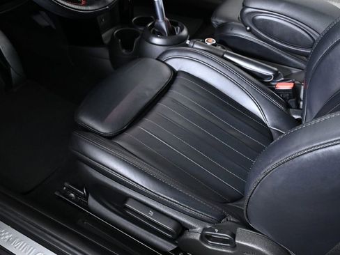 Used 2019 MINI Cooper S w/ Premium Package image 24