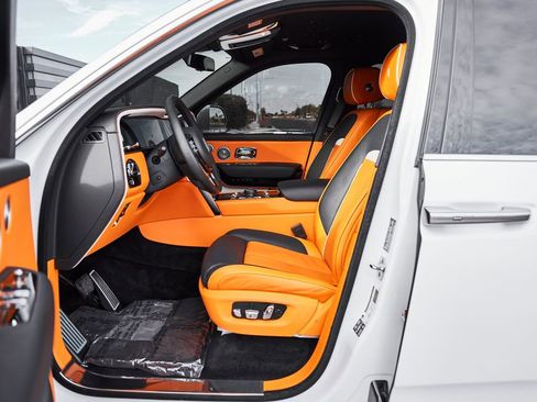Used 2025 Rolls-Royce Cullinan AWD/4WD image 43