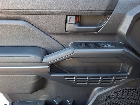 Certified 2025 Toyota 4Runner SR5 AWD/4WD image 13