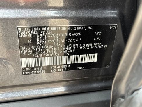 Used 2022 Toyota RAV4 LE AWD/4WD image 13