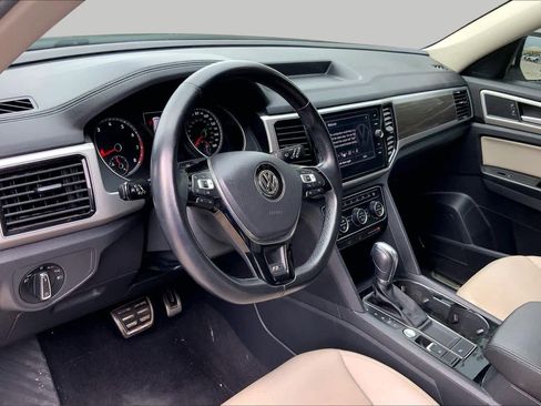 Used 2018 Volkswagen Atlas SEL w/ R-Line Package FWD image 18