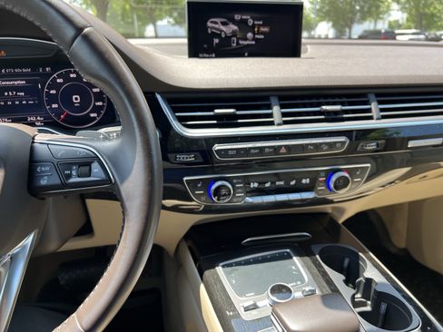 Used 2018 Audi Q7 3.0T Prestige w/ Prestige Package AWD/4WD image 18