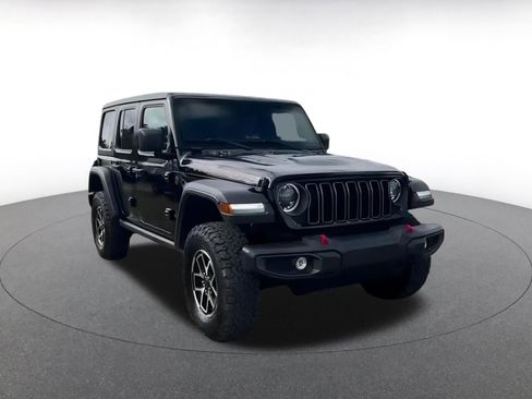 Used 2025 Jeep Wrangler Rubicon image 2