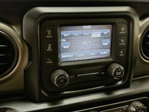 Used 2019 Jeep Wrangler Sport AWD/4WD image 14