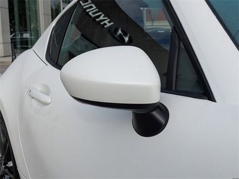 Used 2019 MAZDA MX-5 Miata RF Grand Touring image 11