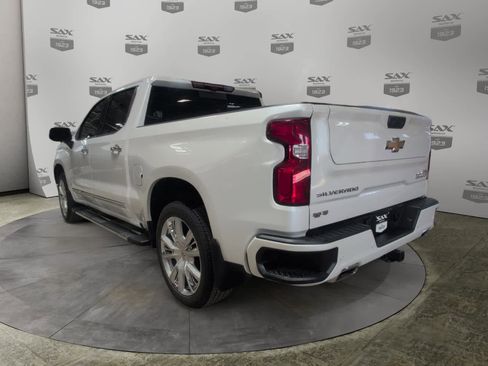 Used 2023 Chevrolet Silverado 1500 High Country w/ Technology Package image 3