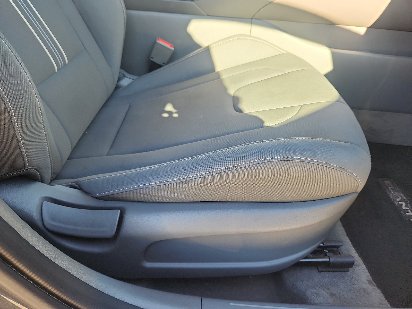 Certified 2024 Hyundai Elantra SEL FWD image 32