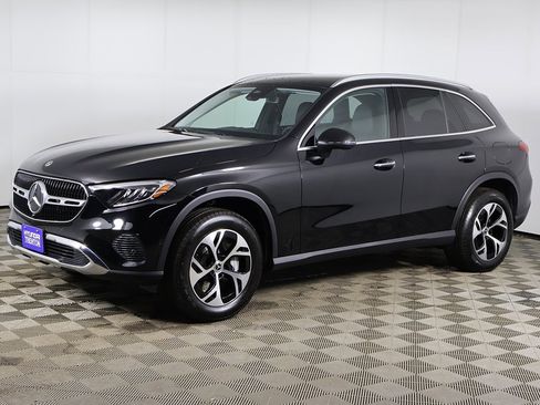 Used 2025 Mercedes-Benz GLC 350e 4MATIC image 8