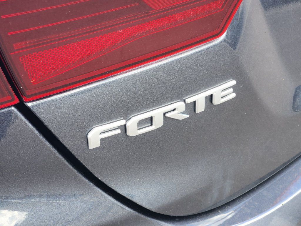 Used 2024 Kia Forte LXS FWD image 11