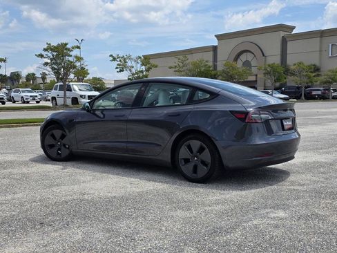 Used 2022 Tesla Model 3 Standard Range RWD image 4