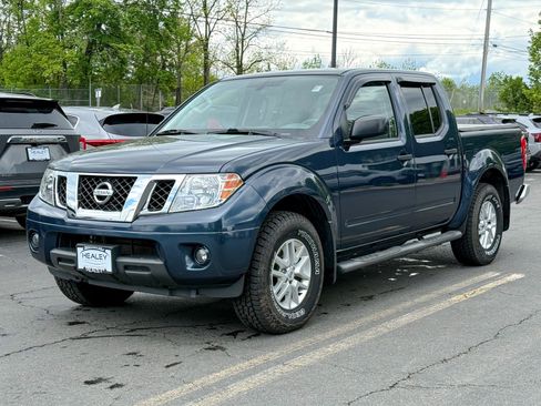 Used 2021 Nissan Frontier SV w/ SV Utility Package AWD/4WD image 3