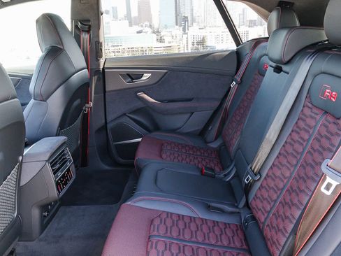 New 2025 Audi RS Q8 performance image 17