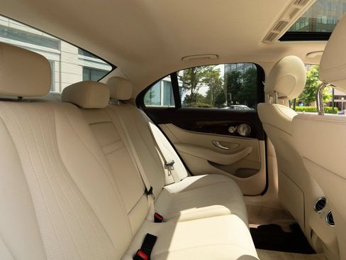 Used 2017 Mercedes-Benz E 300 image 17