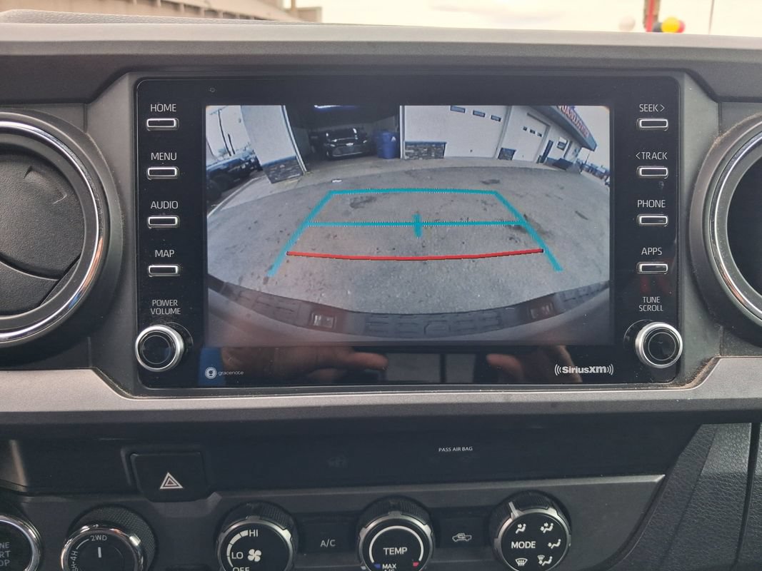Used 2020 Toyota Tacoma TRD Off-Road w/ Technology Package AWD/4WD image 29