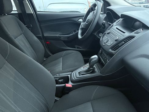 Used 2016 Ford Focus SE FWD image 5