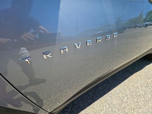 Used 2023 Chevrolet Traverse LT AWD/4WD image 37